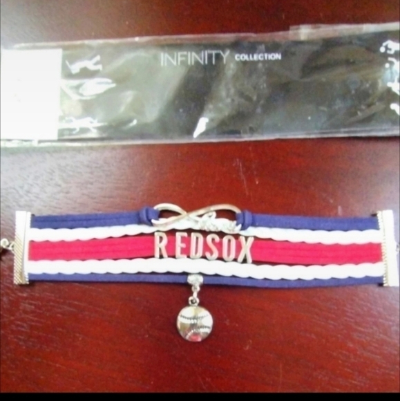 Boston Red Sox Leather Infinity Bracelet NWT - Picture 2 of 2